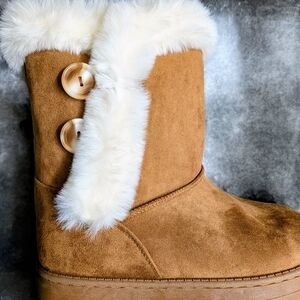 SO Tan Faux Fur Winter Boots